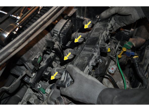 Placer correctement les prolongateurs sur les 4 bougies d'allumage.