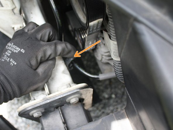 Remettre le conduit en place et refermer  son clip de maintien.