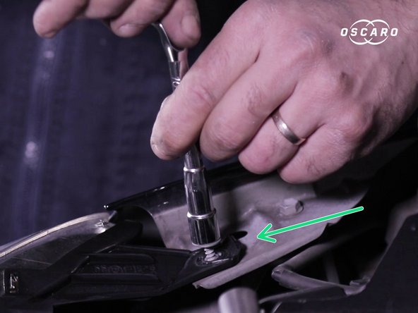 Remettre en place les ampoules et les connectiques