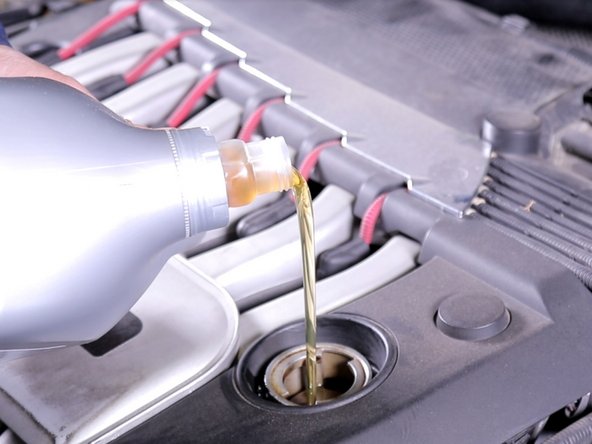 Démarrer le moteur en laissant tourner une minute puis eteindre