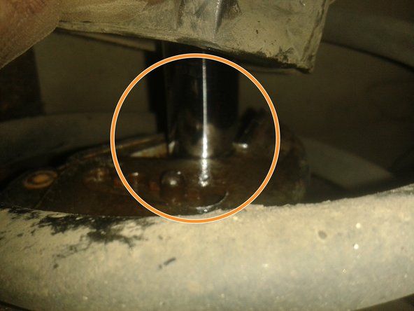 La clé allen &quot;bas de gamme&quot; ayant cassé lors du dévissage du premier amortisseur