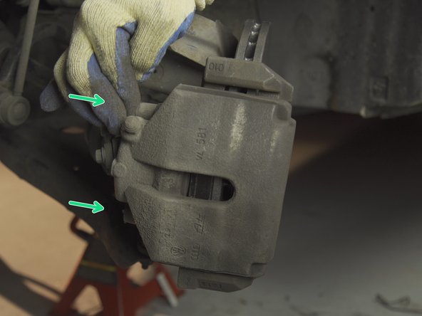 Replacer les cache-poussières sur les colonnettes