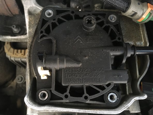 Deviser les 4 vis de T30