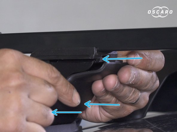 Placer les caches des support une fois la vis serrée