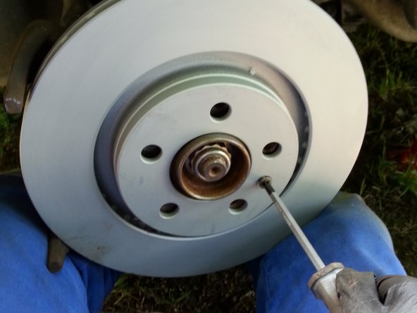 manipuler le disque avec les mains propres afin de ne pas graisser le disque