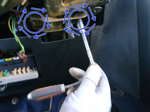 visser à fond les 2 écrous de la colonne, clé de 11mm