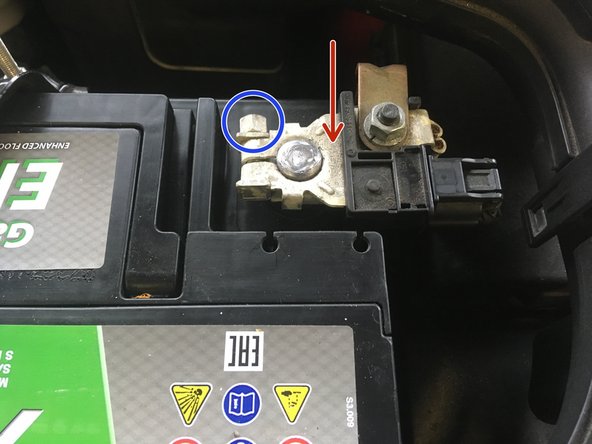 Serrer les écrou de 10