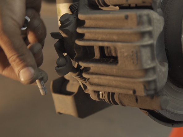 Retirer les vis de l'étrier