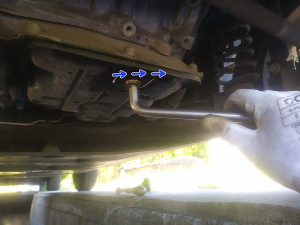 visser avec le carré de 8 jusqu'à ce que le joint en cuivre s'écrase