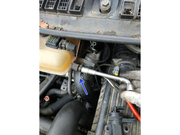 et visser ses 2 écrous de maintien, clé de 10mm