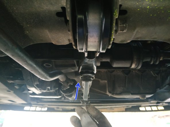 avancer la vis côté boîte à la main