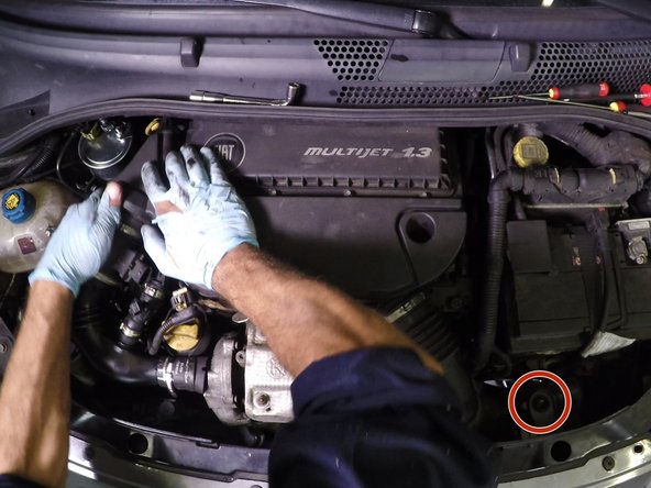 Amorcer le filtre à carburant en activant le contact à plusieurs reprise avant de démarrer