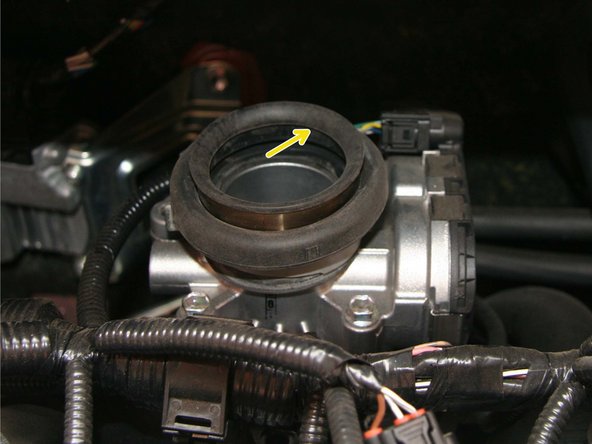 Vissez modérément votre nouvelle bougies d’allumage avec la clé prévue.