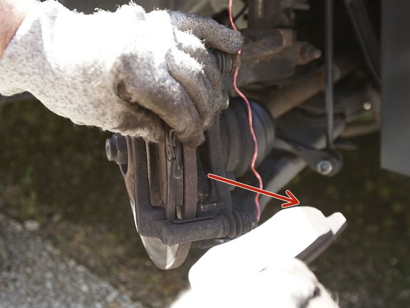 Retirez les 2 plaquettes