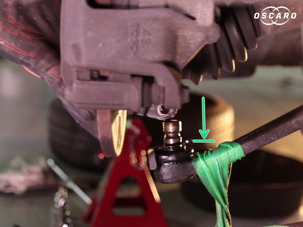 Faire levier jusqu'à voir le triangle sortir de la fusée