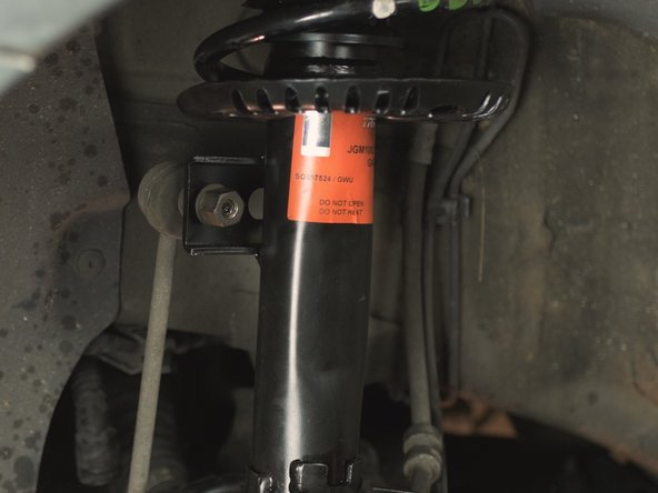 Replacer la biellette de barre stabilisatrice dans son emplacement et replacer son boulon