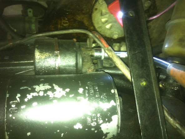 Retirez le deuxième branchement en le déclipsant.