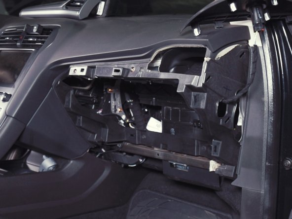 La boite à gant est déposé