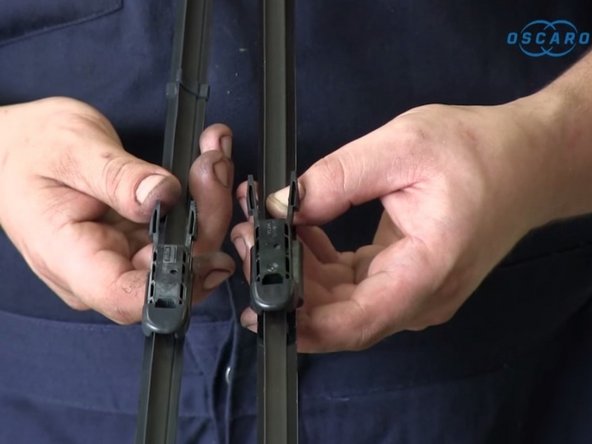 Clipser le balai d'essuie glace sur le bras