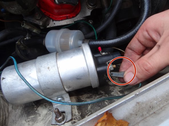 Débrancher les connectiques.