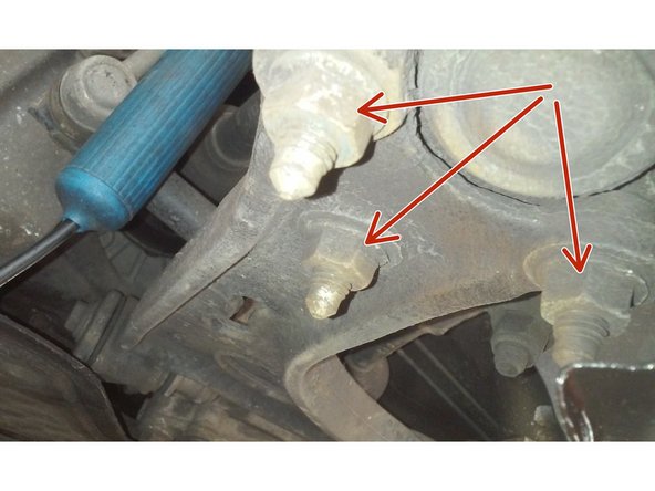 Passer un coup de brosse métallique sur les écrous et mettez du dégrippant