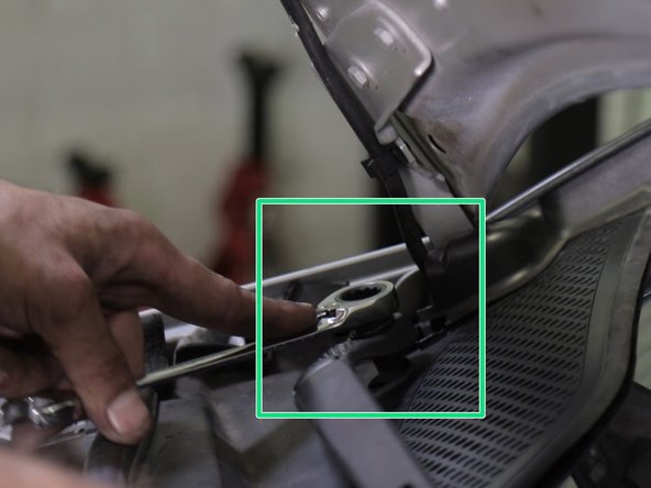 Revisser les écrous et bloquer