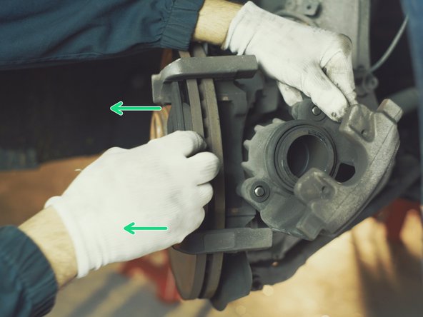 Tirer sur la plaquette présente sur le disque pour la retirer