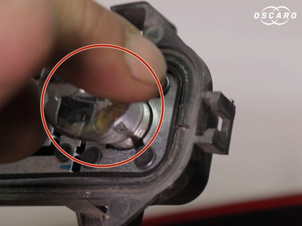 Revisser les trois nouvelles ampoules