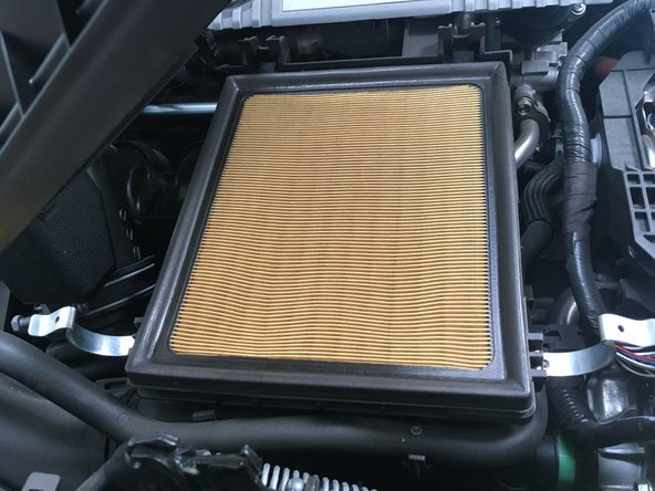 Ouvrir la boite à air pour accéder au filtre