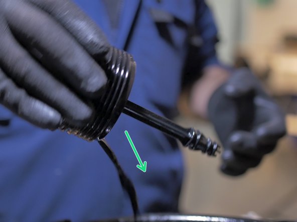 Appliquer du nettoyant frein dans la cloche et videz la