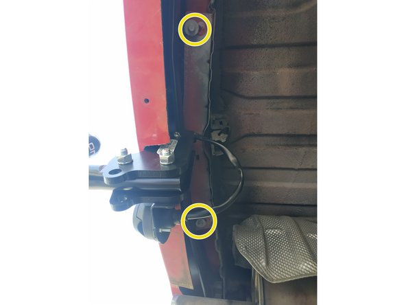 visser les vis du bas, clé de 10mm