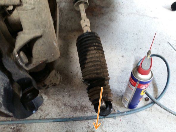 Vous pouvez alors le sortir en le faisant glisser sur la rotule.