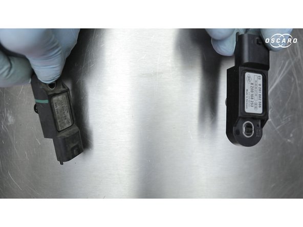 Comparer l'ancien et le nouveau capteur de pression du turbo (dimension, prise du connecteur)