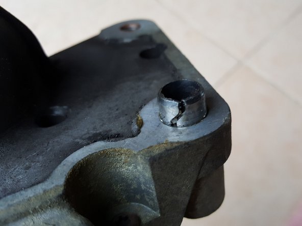 Nettoyer la douille de centrage.