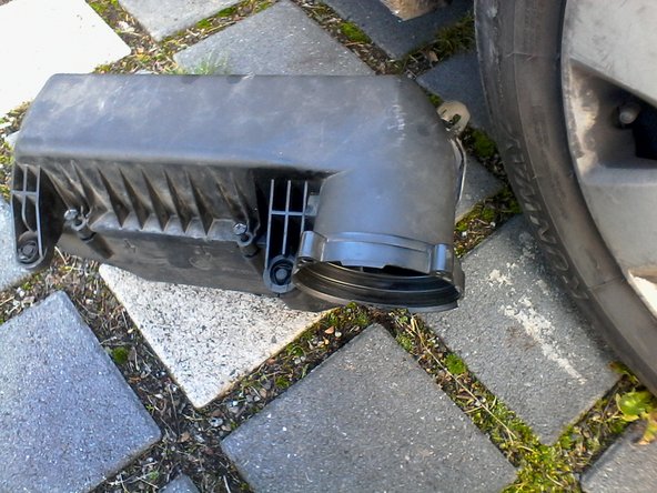 Déposez couvercle + boitier du filtre à air