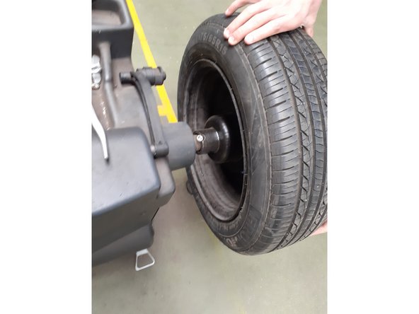 mettre le pneu