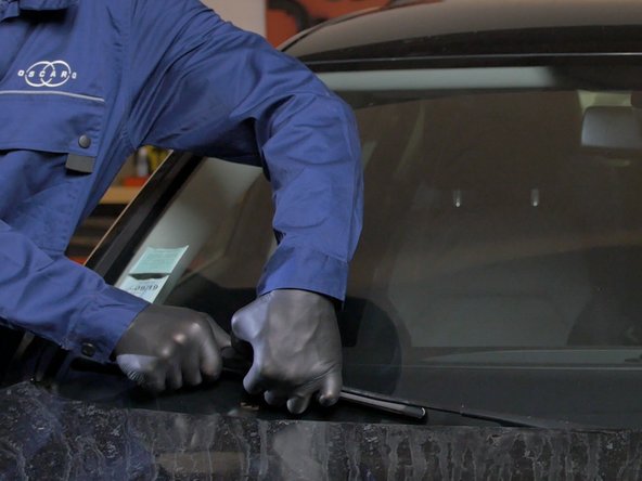 Répéter l'opération sur le second balai