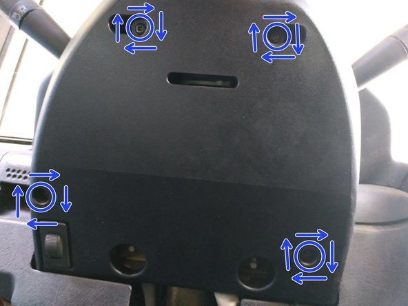 S'assurer que la mousse des commodos n'est pas coincée entre les caches.