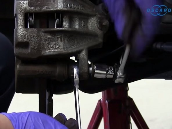 Resserrer le boulon de l'étrier