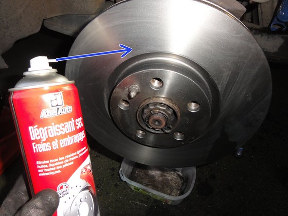 Dégraisser le disque si nécessaires. Pas de graisse sur les disques!