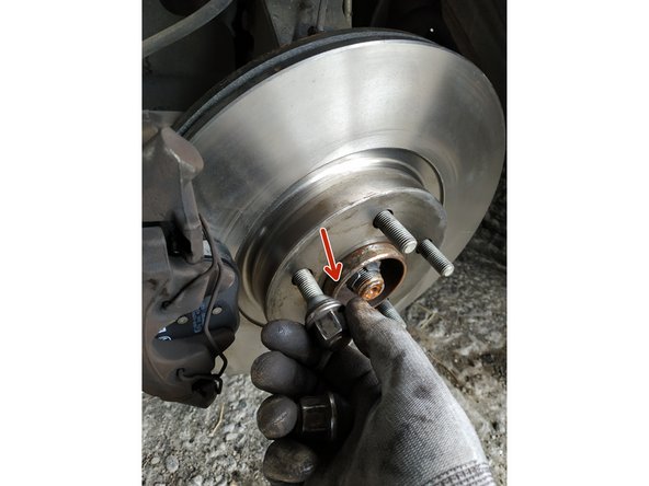 retirer les 2 goujons de roue