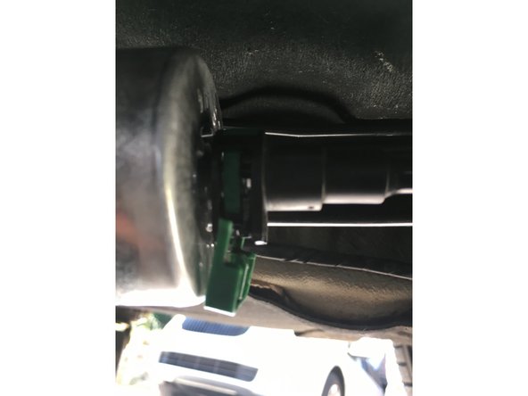 Remette les clips de sécurité.