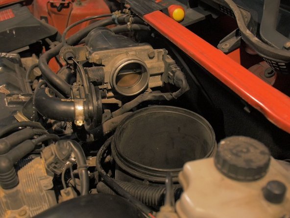 
Remove the air filter
