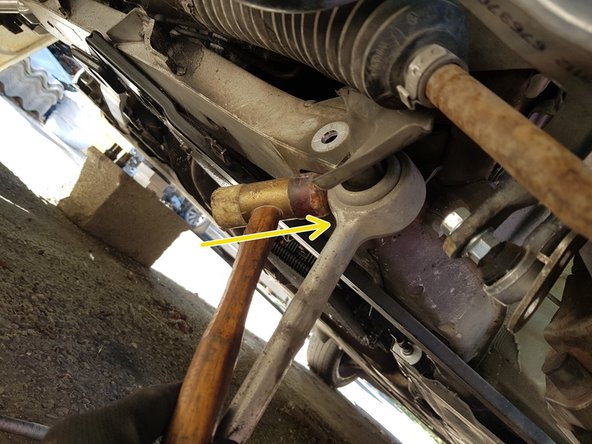 Sortez le bras côté fusée.