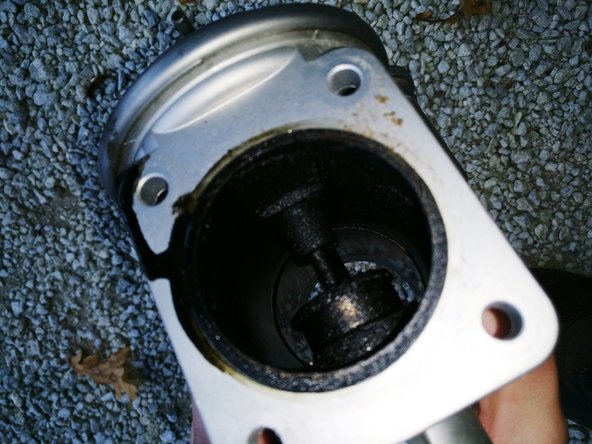 La vanne doit être parfaitement sèche avant d'être remontée !