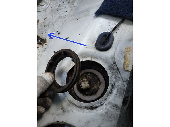 dévisser à la main