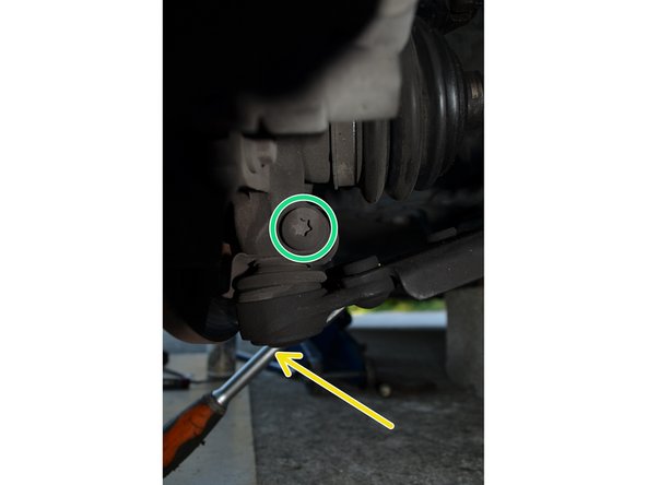 La rotule est maintenue par un boulon.