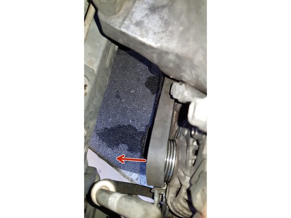 Regardez une dernière fois le cheminement de la courroie.