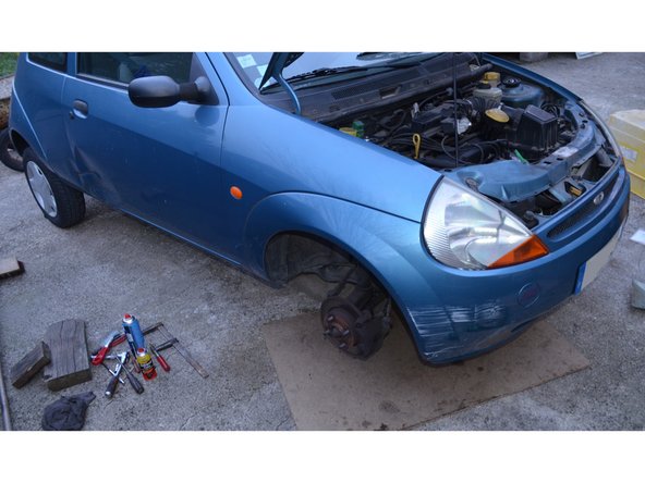 Mise en sécurité du véhicule : démontage et remontage de la roue