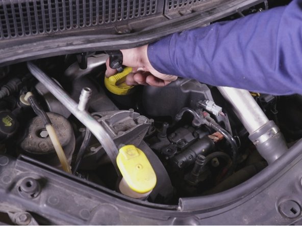 Revisser le bouchon de remplissage